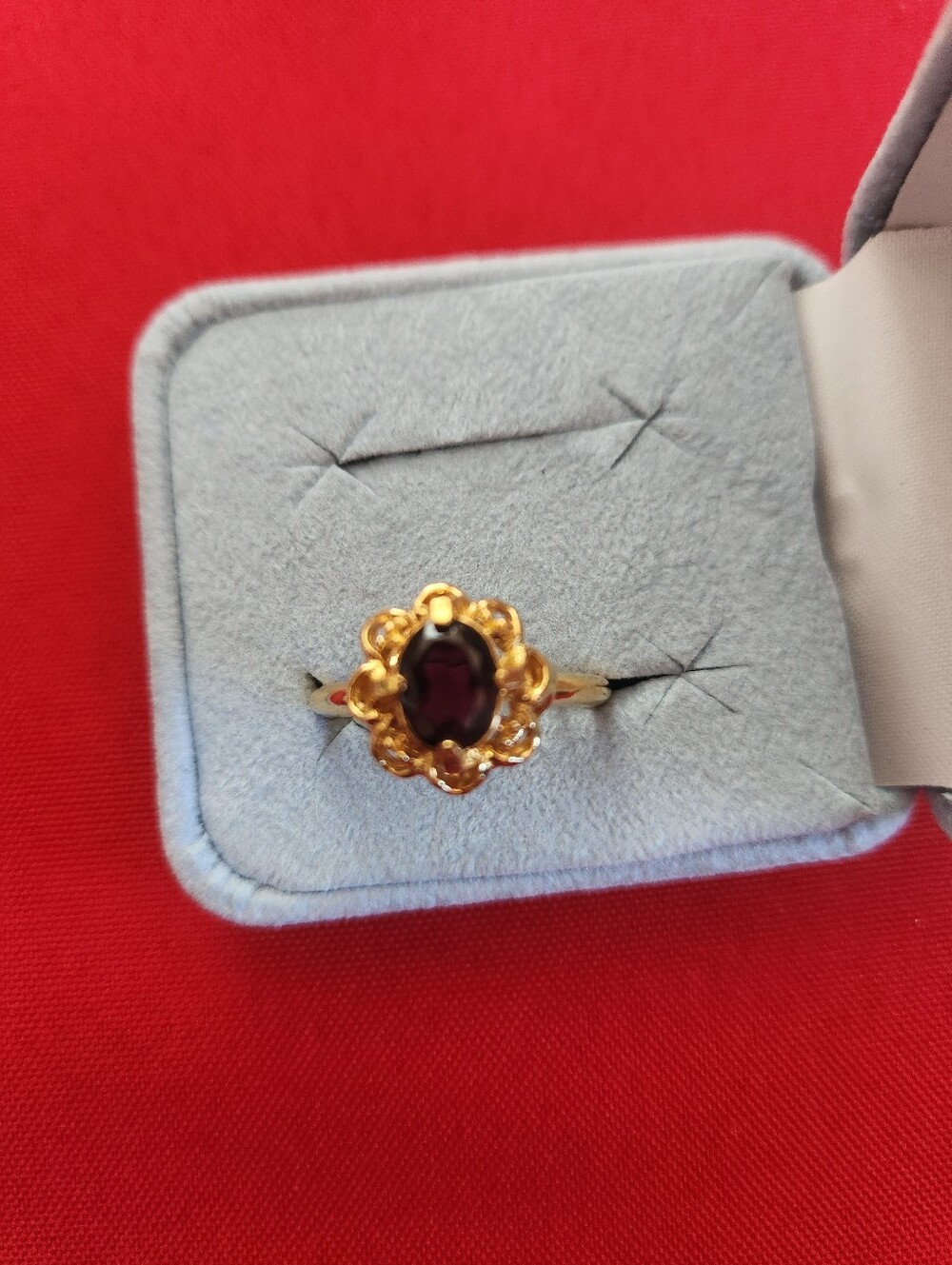 Source Unknown Gold Floral Garnet Oval Ring